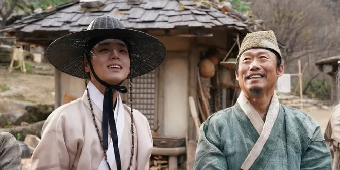 Drama Korea WEAK HERO Kembali Masuk Top 10 Usai Park Ji Hoon Main Film THE KING'S WARDEN