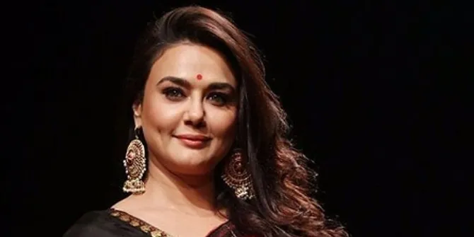 Dua Tahun Menikah, Akhirnya Preity Zinta Pakai Nama 