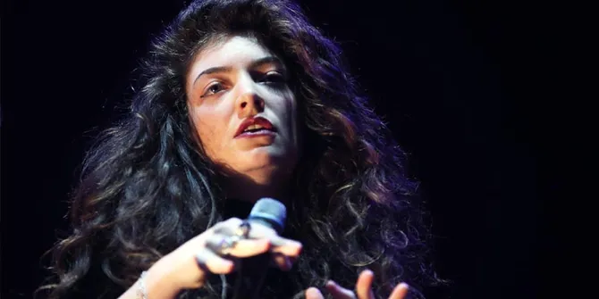 Duet Rihanna dan Eminem Tak Mampu Kalahkan Lorde