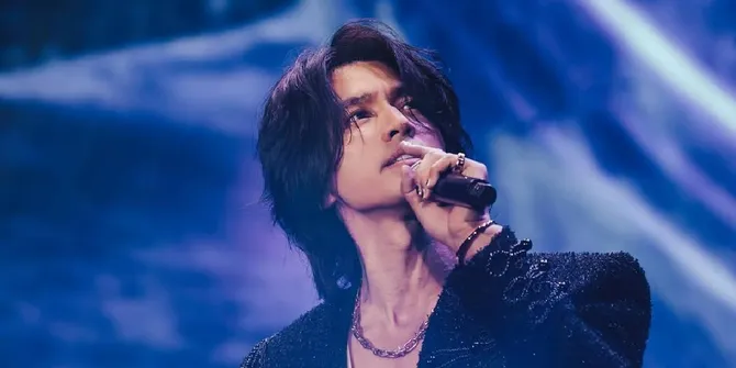 Emosional, Jerry Yan Bawa Kalung Sanchai 'METEOR GARDEN' Saat Konser untuk Mengenang Barbie Hsu