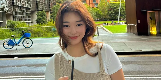 Fakta Menarik Livy Renata, Punya Image Polos dan Kaya Raya Ternyata Pernah Kerja di Kafe