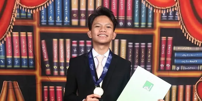 Farel Prayoga Lulus SMP, Wisuda Ditemani Keluarga Manajer