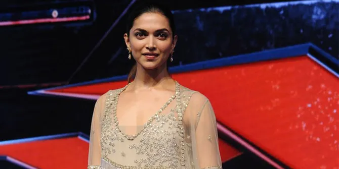 Fashion Puluhan Juta Deepika Padukone Justru Nggak Banget?