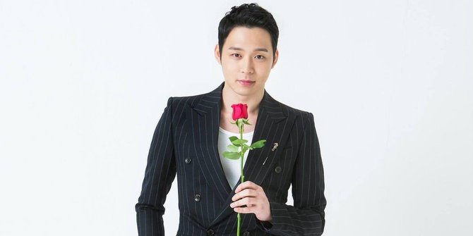 Fashionista Baru, Kostum Drama Yoochun Jadi Item Hits di 