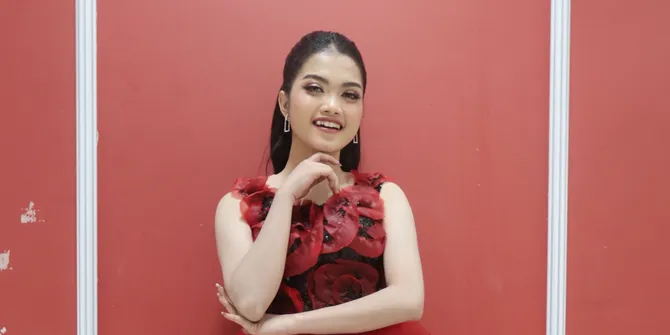 Fitri Makassar Tersenggol di Top 21, Intip Profil & Perjalanan di Dangdut Academy 8
