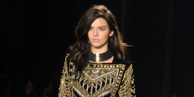 [FOTO] Beginilah Penampilan Kendall Jenner Saat 'Hamil', Cantik