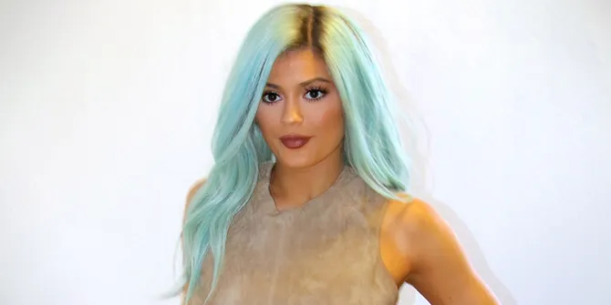 [FOTO] Berubah Drastis, Kylie Jenner Makin Mirip Kim Kardashian