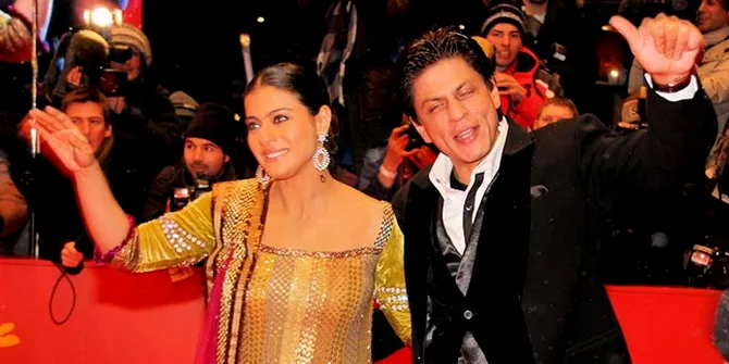 [Foto] Di Balik Layar Adegan Mesra Kajol dan Shahrukh Khan 