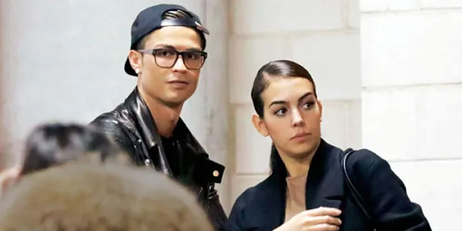 Foto-Foto Ini Bukti Pacar Cristiano Ronaldo Memang Sosok Keibuan