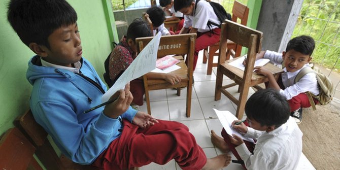 FOTO Geger! Beredar Jajanan Anak SD Berisi Kondom