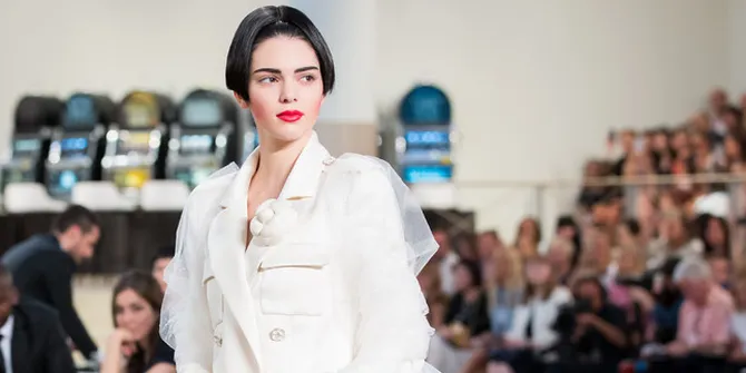 [FOTO] Kendall Jenner Pangkas Rambut Jadi Pendek, Cantik Atau ...