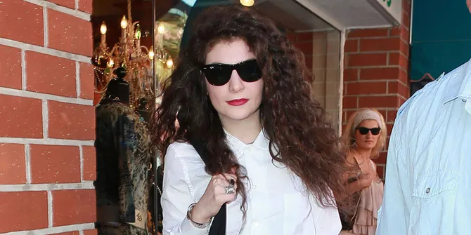 [Foto] Ketika Lorde 'Palsu' Beredar