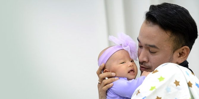 [FOTO] Makin Montok, Thalia Putri Onsu Sudah Bisa Angkat 