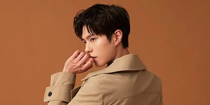 Foto Perdana Park Bo Gum di Camp Militer Angkatan Laut, Memesona Pakai Seragam Wamil