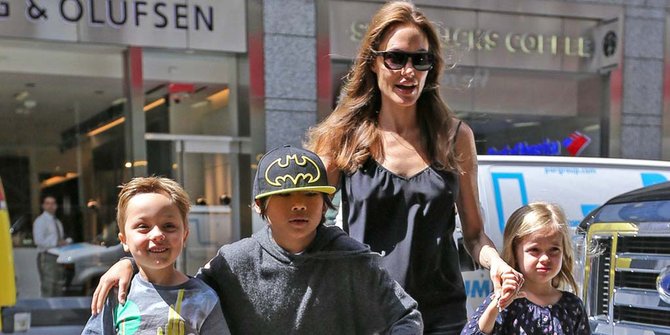 Gaun Pengantin Angelina Jolie, Masterpiece Anak-Anaknya