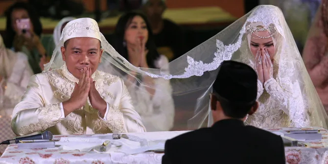 Ini Alasan Vicky Prasetyo & Angel Lelga Pindah Venue ke Indoor