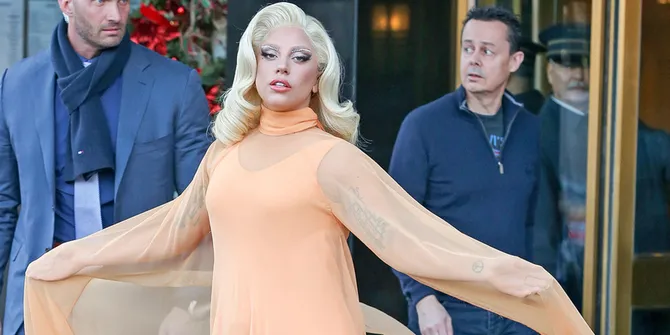 Hadiri Oscars 2015, Lady Gaga Sukses Jadi Pusat Perhatian