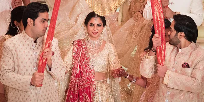 Hadiri Pernikahan 100 Juta Dollar Isha Ambani, Mereka Malah Masuk Daftar Worst Dress