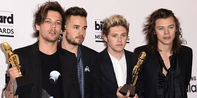 Harry Styles & Para Personel 1D Bersaing di 'Teen Choice Awards'