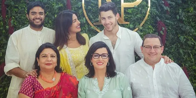 Ibunda Ungkap Beberapa Fakta Pertunangan Priyanka Chopra dan Nick Jonas