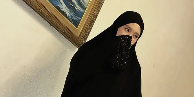 Inara Rusli Umumkan Kembali Memakai Cadar di IG
