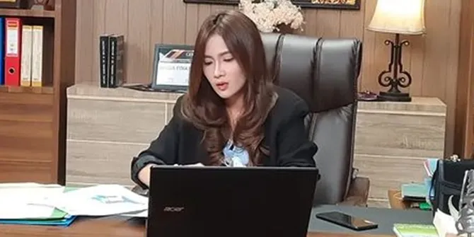 Ingatan Kembali, Potret Shanice Margaretha Kembali Jadi Dinda si Bos Cantik di Sinetron 'NALURI HATI'