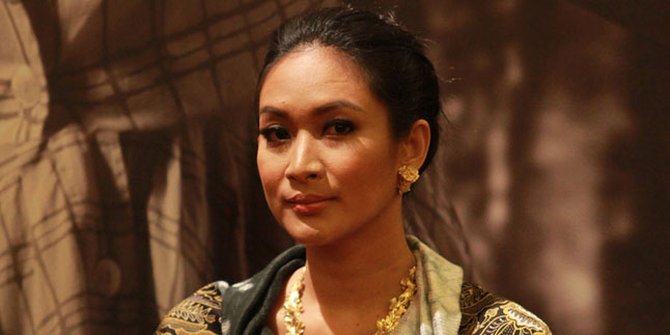 Ini Cara Happy Salma Latihan Teater Selama Bulan Ramadhan 