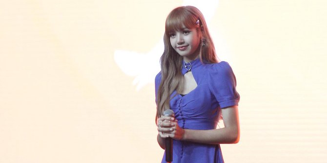 Unggah Foto yang Sama, Lisa BLACKPINK Dikabarkan Liburan Bersama