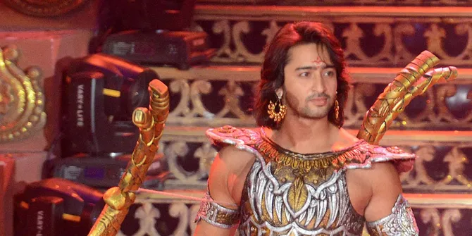 Jauh di Mata, Shaheer Tetap Beri Kado Ultah ke Saurabh Raj Jain