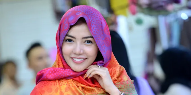 Jerman Juara, Bella Shofie Menang Taruhan Baju Lebaran