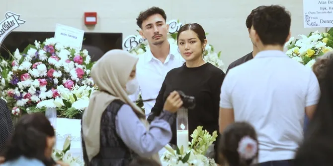 Jessica Iskandar Kenang Momen Ayahnya Bertemu Sang Cucu Sebelum Berpulang