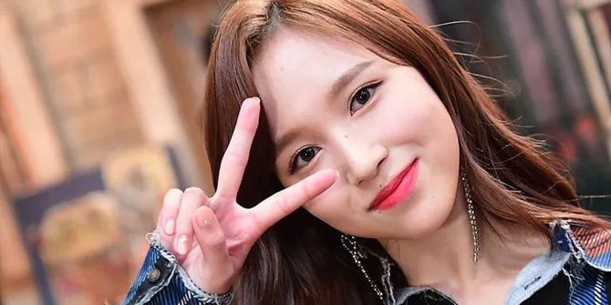 Jijiknya Setengah Mati, Ini 5 Alasan Mina TWICE Takut Banget Sama Kecoak