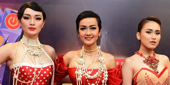 Julia Perez Meninggal Dunia, Ayu Ting Ting & Zaskia Gotik 