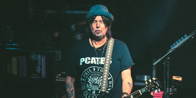 Kabar Duka: Phil Campbell Gitaris Motorhead Meninggal Dunia di Usia 64 Tahun