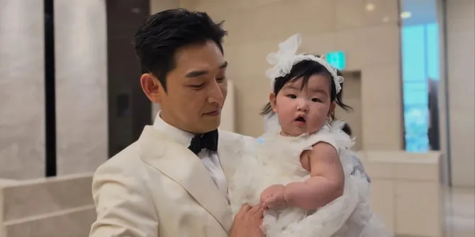 Kang Shin Hyo Menikah, Tunda Resepsi Hingga Anak Lahir
