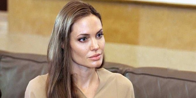 Kanker Payudara Kembali Renggut Keluarga Angelina Jolie 