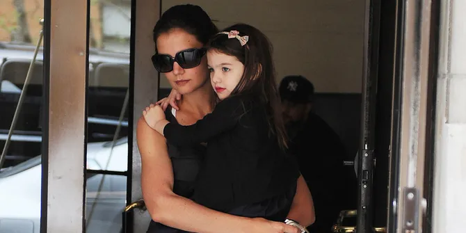 Katie Holmes - Suri Cruise Pindah Rumah, Semewah Apa?