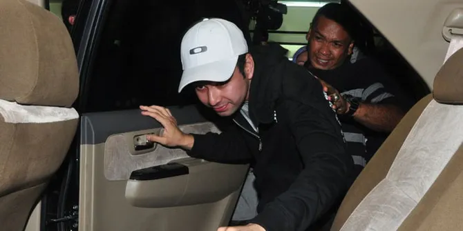 Keluar Dari BNN, Raffi Ahmad Belum Pulang ke Rumah 