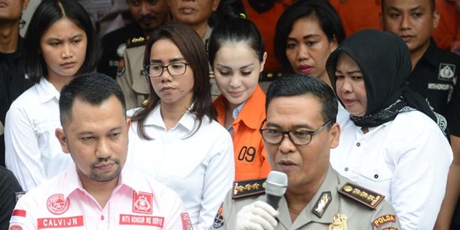 Ketika Jennifer Dunn Ditangkap, Suaminya Sempat Datang ke Rumah