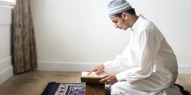 Khusyuk Artinya dalam Pengertian Islam Beserta Jenis, Hadis, dan Caranya