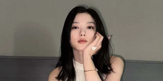 Kim Yoo Jung dan Kim Do Hoon Dirumorkan Pacaran Gara-Gara Foto di Airport