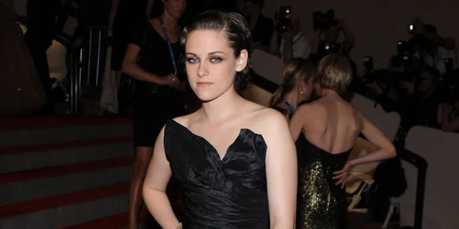 Kristen Stewart Bergaya Ala Bad Girl, Cocok Gak Sih?