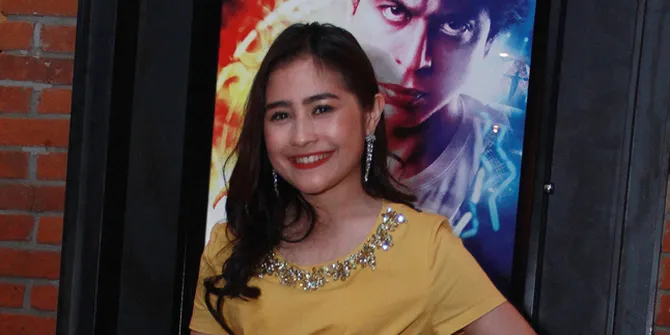 Kumpul Bareng Keluarga, Prilly Latuconsina Enggan Sibuk 