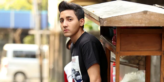 Lapar & Kehabisan Uang, Aron Ashab Nekat Masak Pakai Setrika