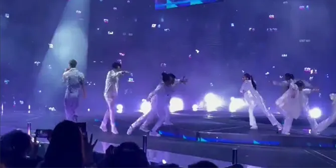 Layar LED Raksasa Jatuh Timpa Backup Dancer di Konser Boy Band Mirror, 2 Orang Dilarikan ke Rumah Sakit