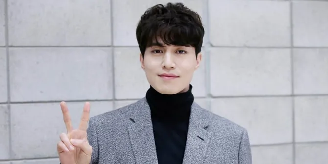 Lee Dong Wook Beberkan Tipe Wanita Ideal, Kira-Kira Seperti Apa?