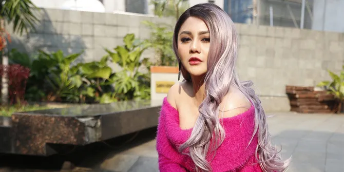 Lepas Status Janda, Jenita Janet Resmi Menikah dengan Pengusaha Ganteng Ini