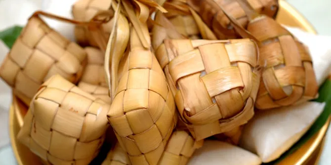 Nikmati Lezatnya Ketupat Lebaran dengan Beragam Pendamping, Dari Sayur Lodeh hingga Dendeng Balado