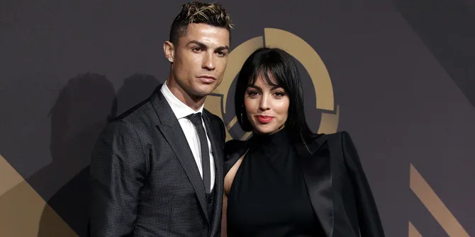 Liburan Eksotis, Cristiano Ronaldo &#38; Georgina Rodriguez Tertangkap Mesra