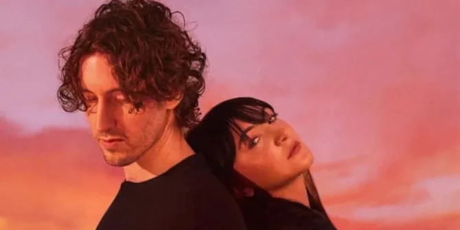 Lirik Lagu 'In A Perfect World', Kolaborasi Dean Lewis dan Julia Michaels